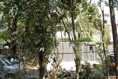 Street view of the residential plot location in Navjeevan Vihar, New Delhi